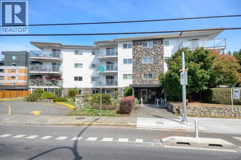 312 848 Esquimalt Rd
