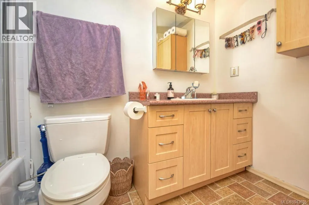 312 848 Esquimalt Rd