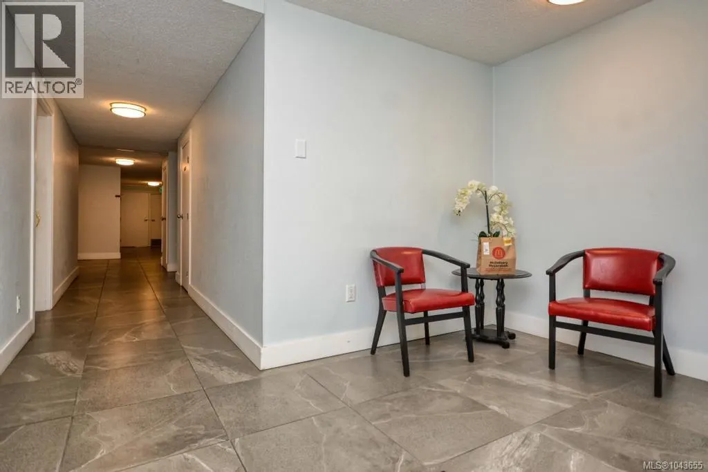 312 848 Esquimalt Rd