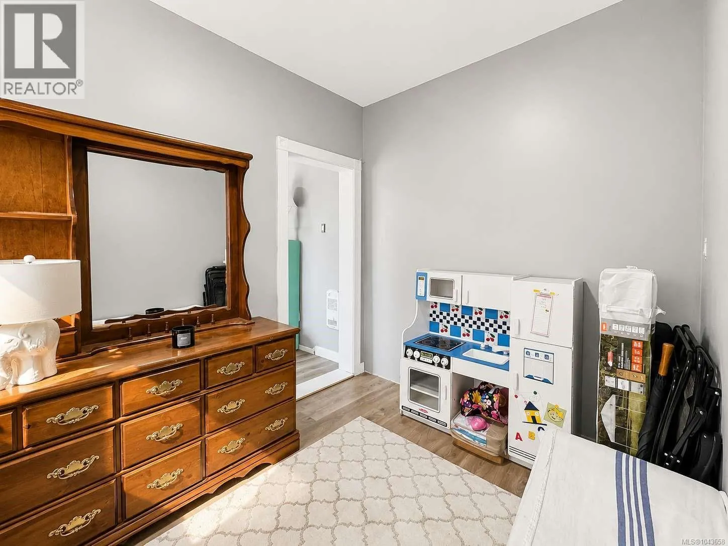 4586 Beale St