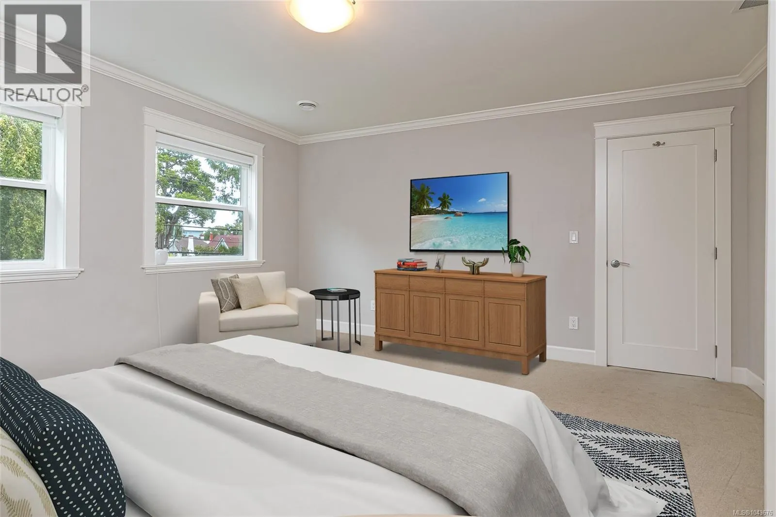 1110 Newport Ave