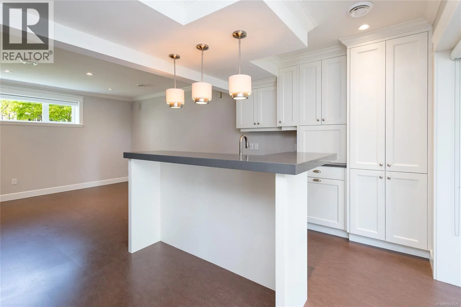 1110 Newport Ave