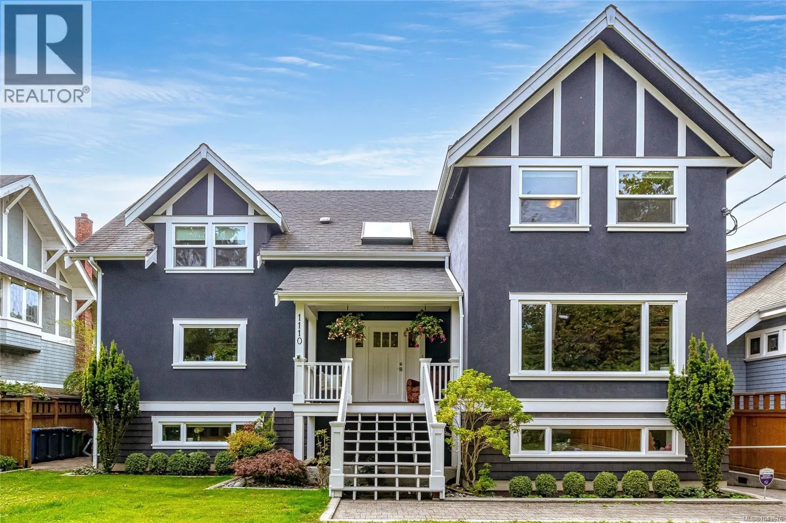 1110 Newport Ave