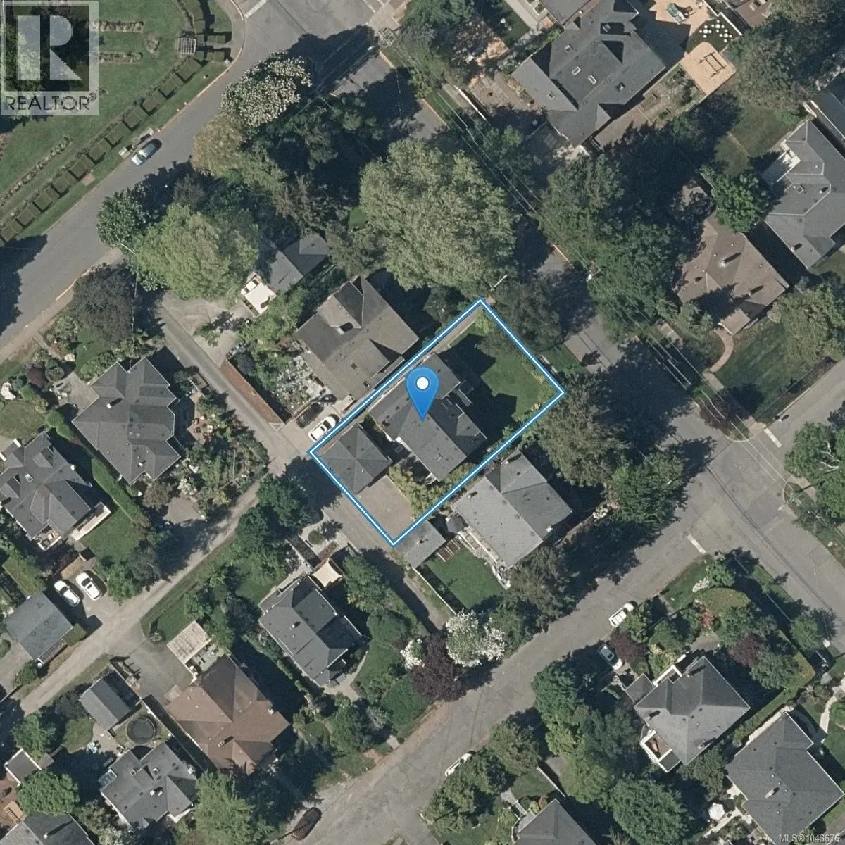 1110 Newport Ave