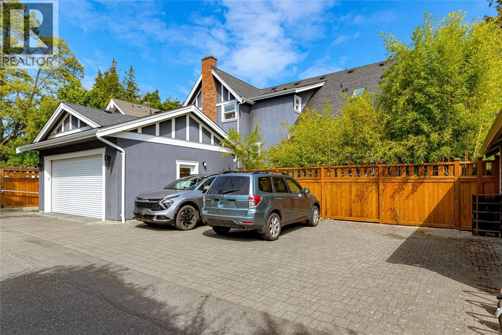 1110 Newport Ave