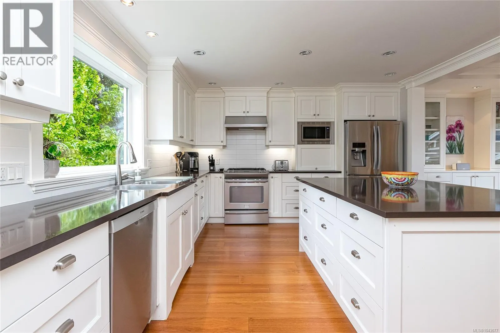 1110 Newport Ave