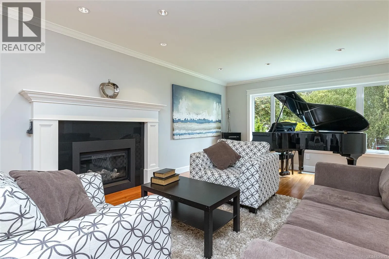 1110 Newport Ave