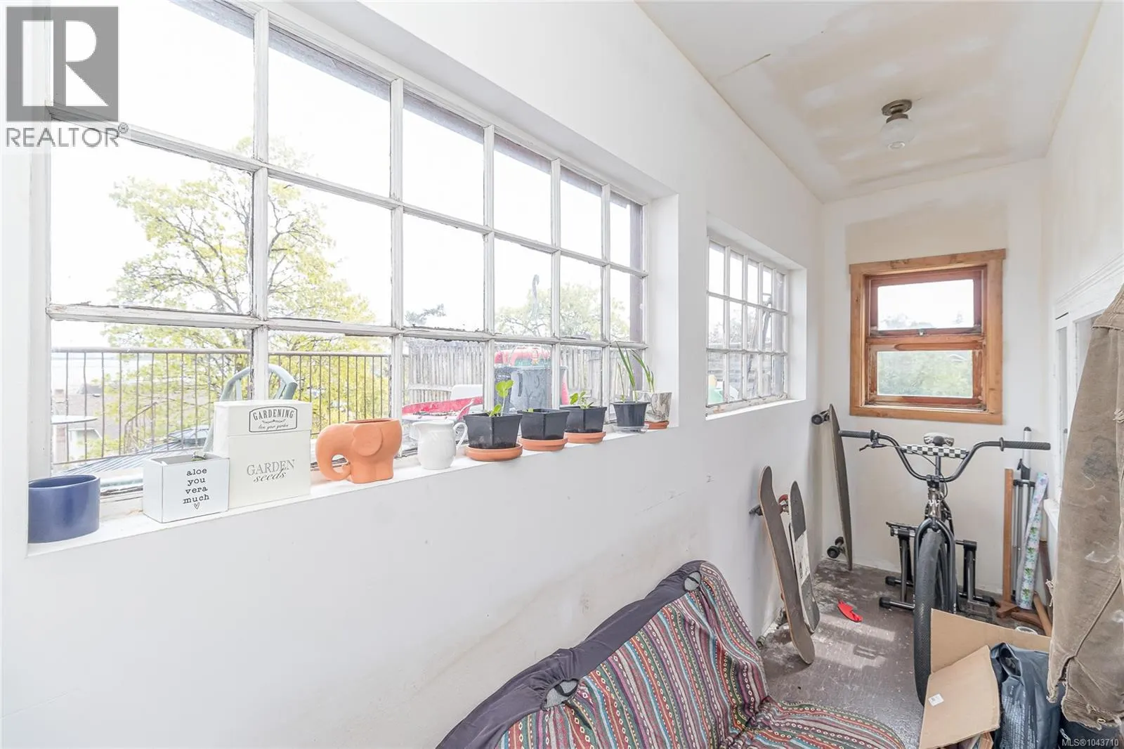 451 Irwin St