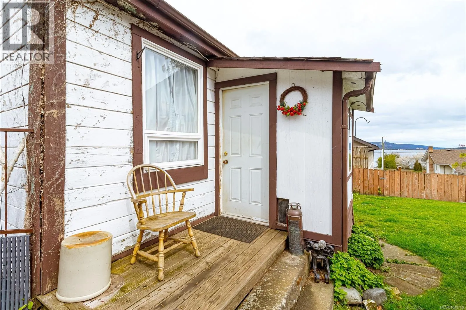 451 Irwin St