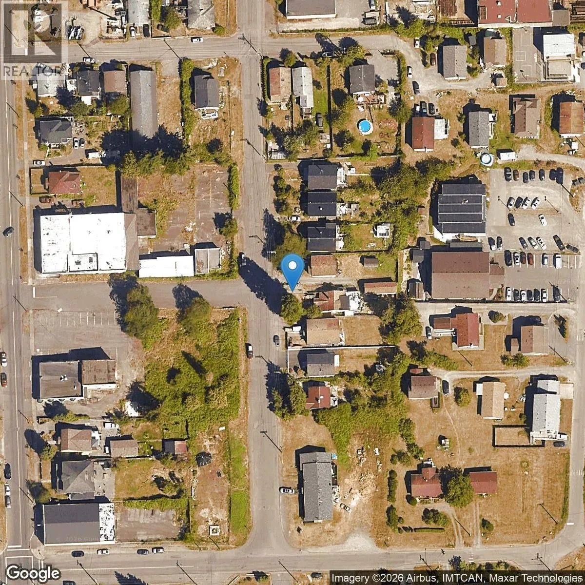 451 Irwin St