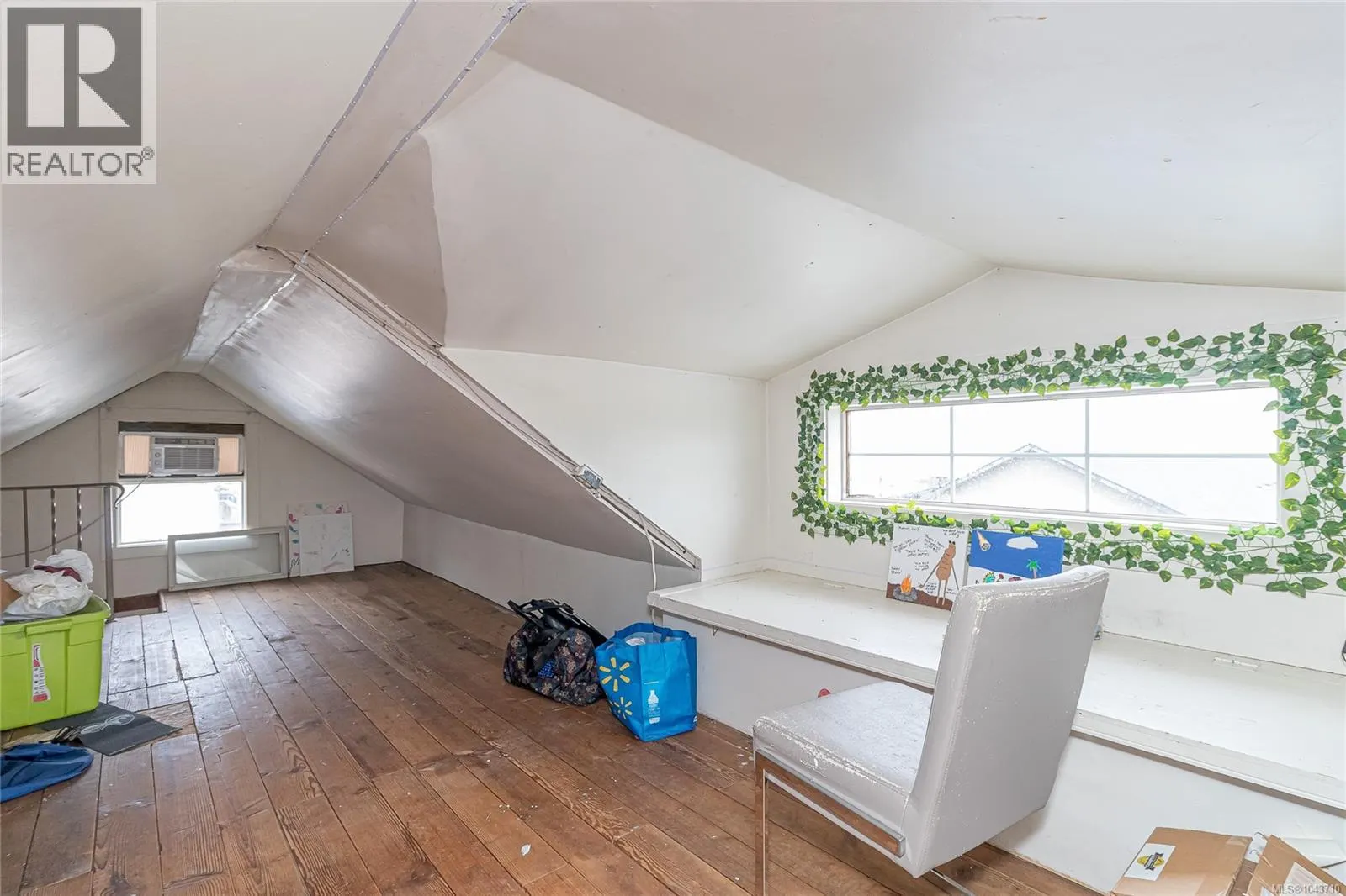 451 Irwin St