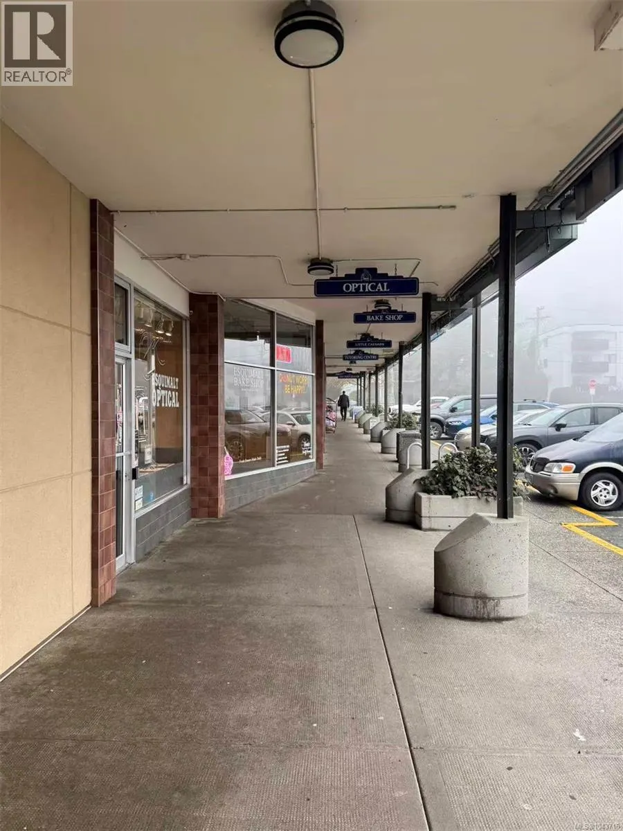 20 1153 Esquimalt Rd