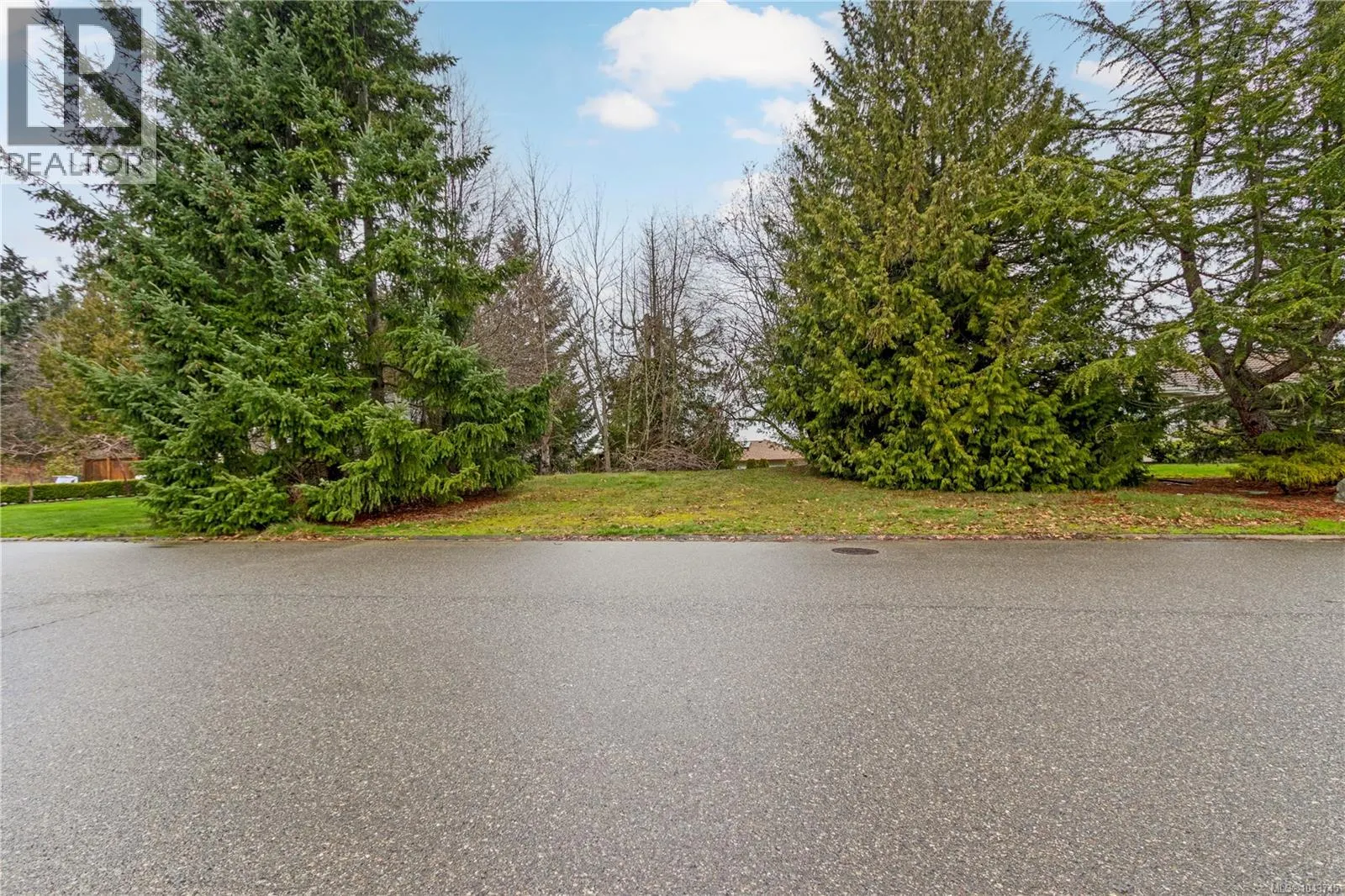 881 Fairways Dr