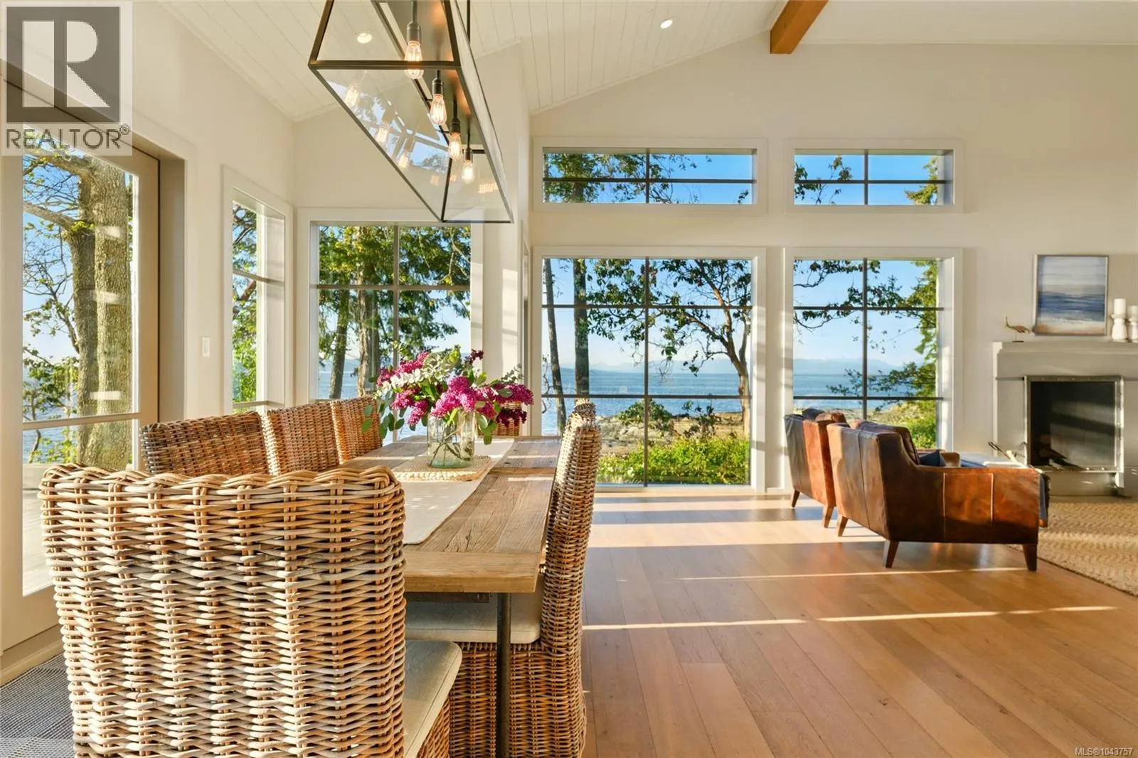 1341 Madrona Dr