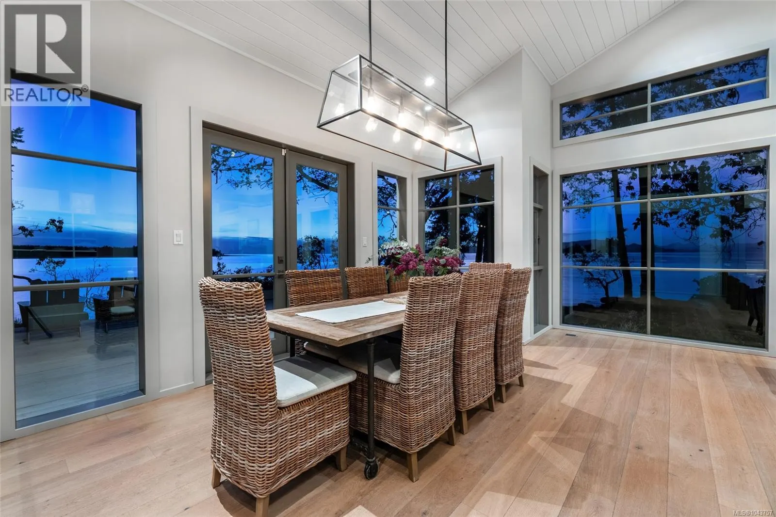 1341 Madrona Dr
