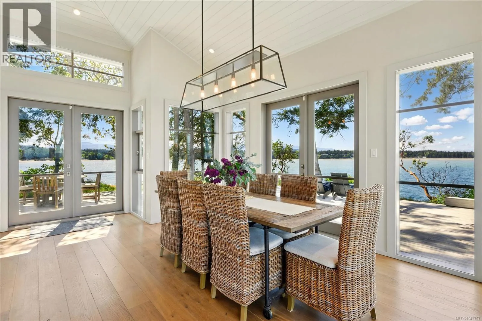 1341 Madrona Dr