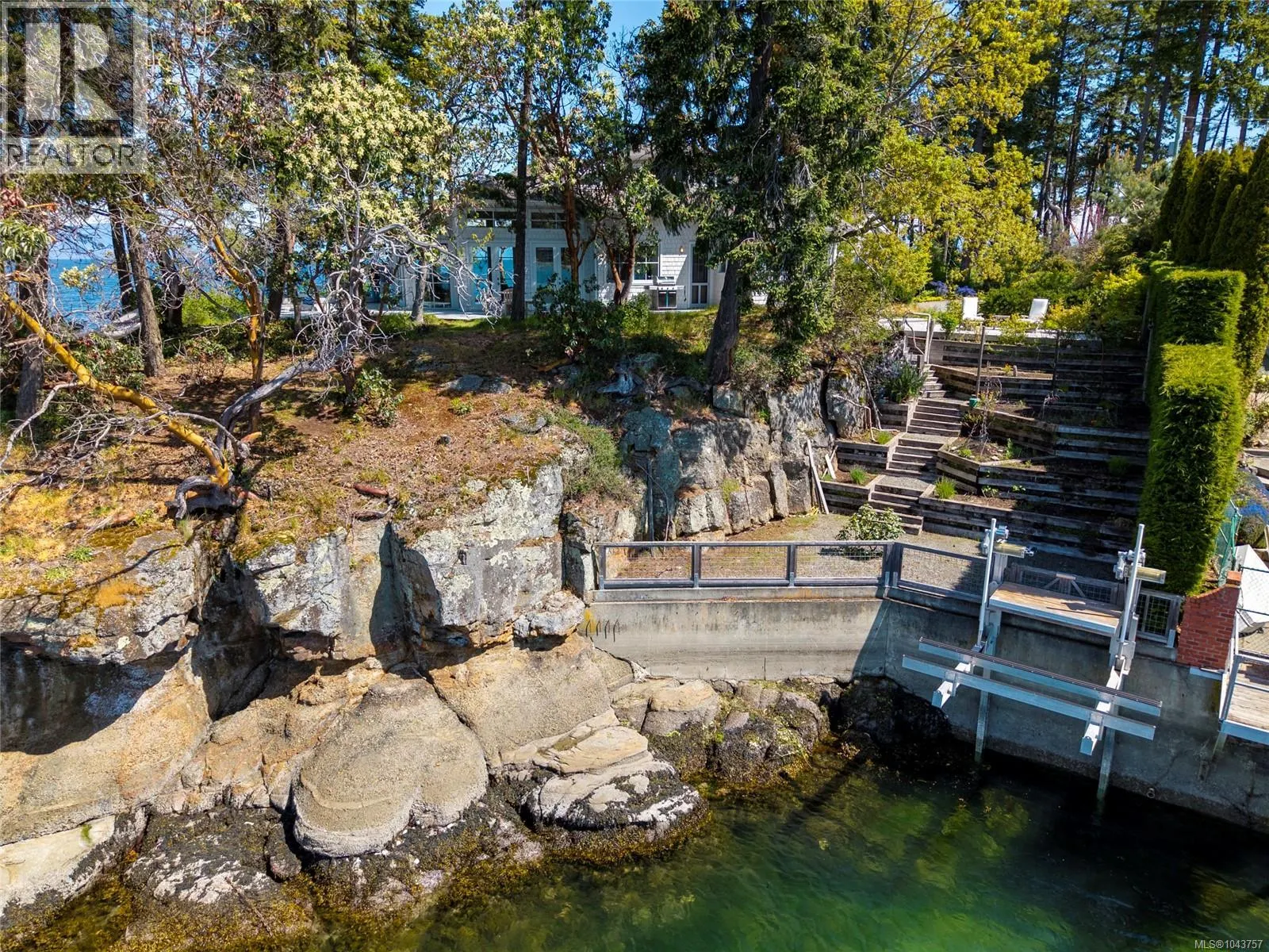 1341 Madrona Dr