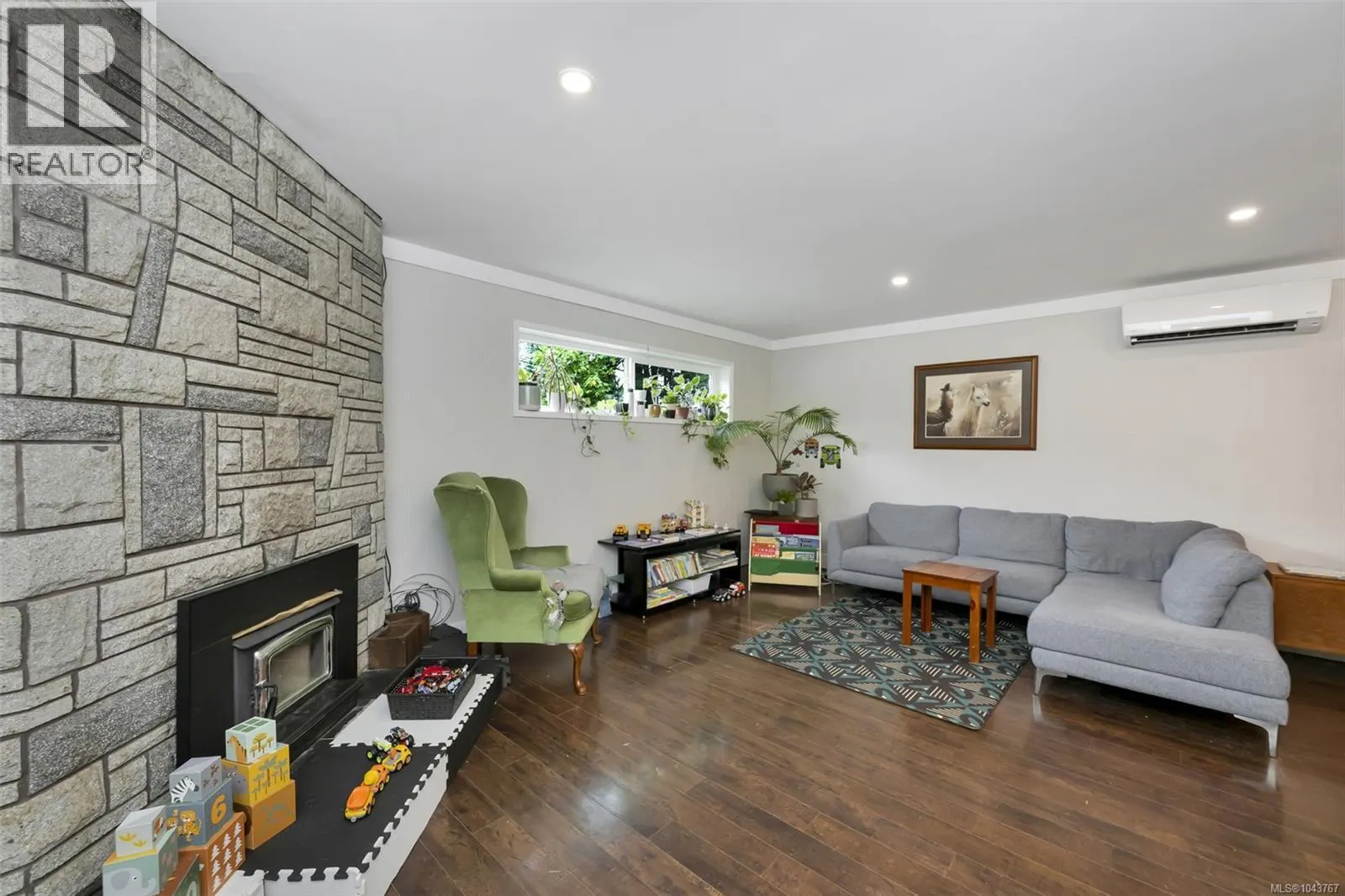 1080 Maple Bay Rd