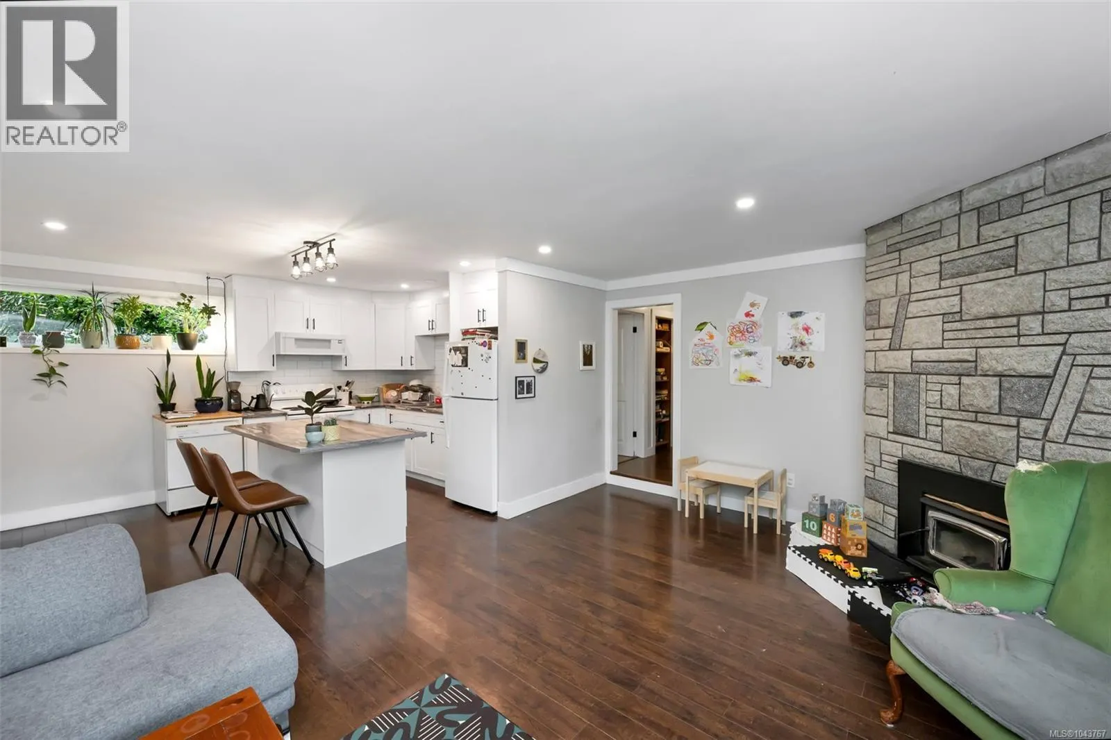 1080 Maple Bay Rd