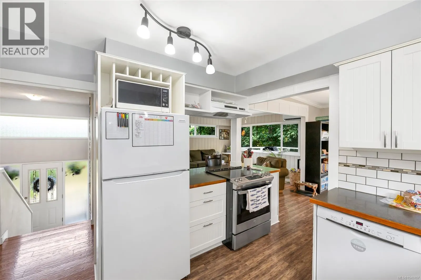 1080 Maple Bay Rd