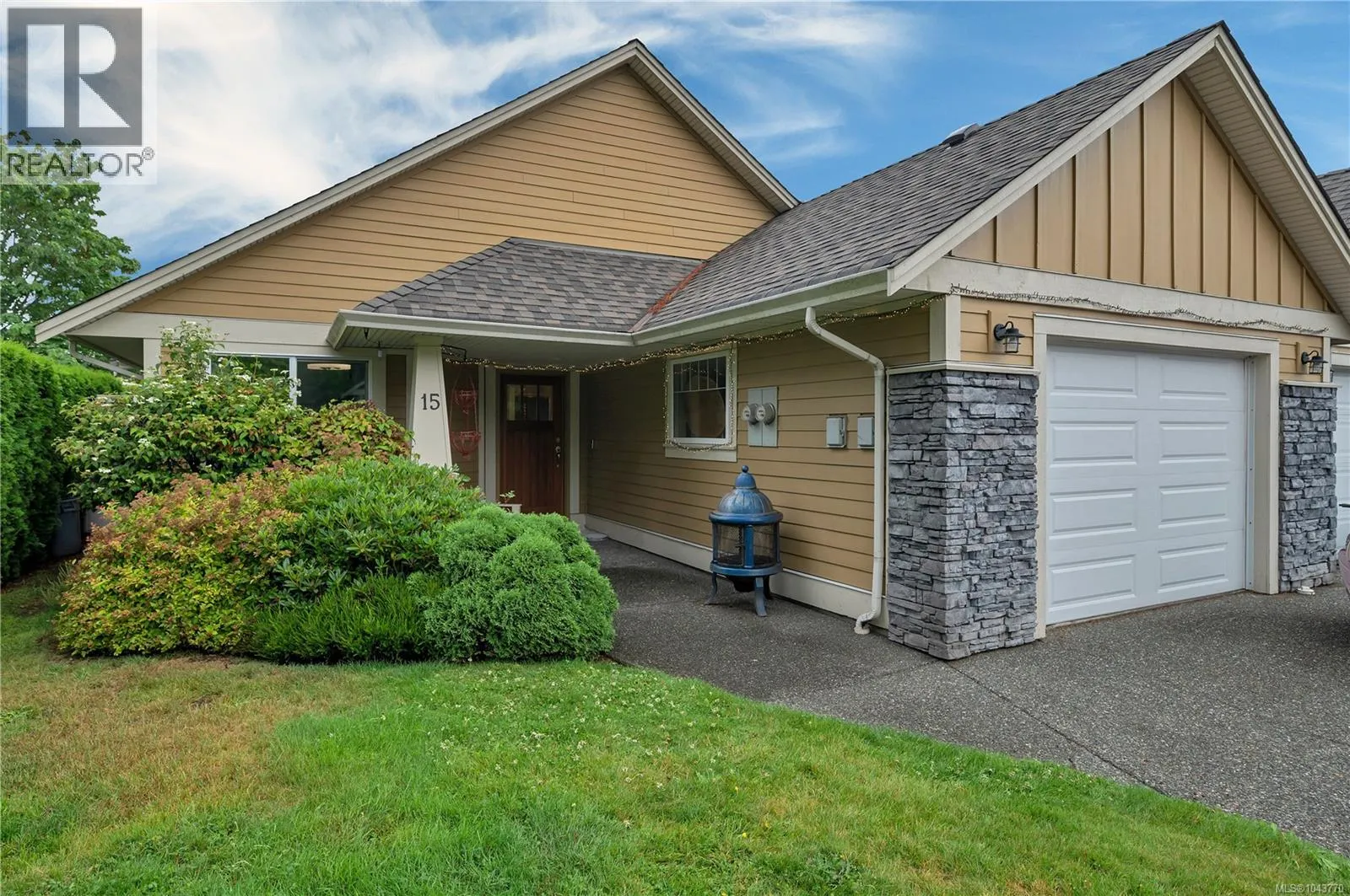 15 769 Merecroft Rd