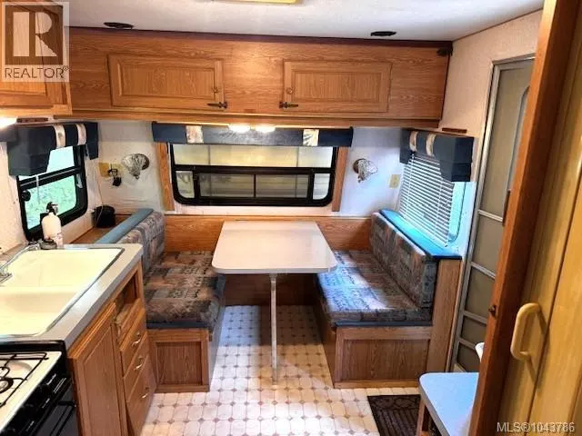 D4 2650 Turnbull Rd
