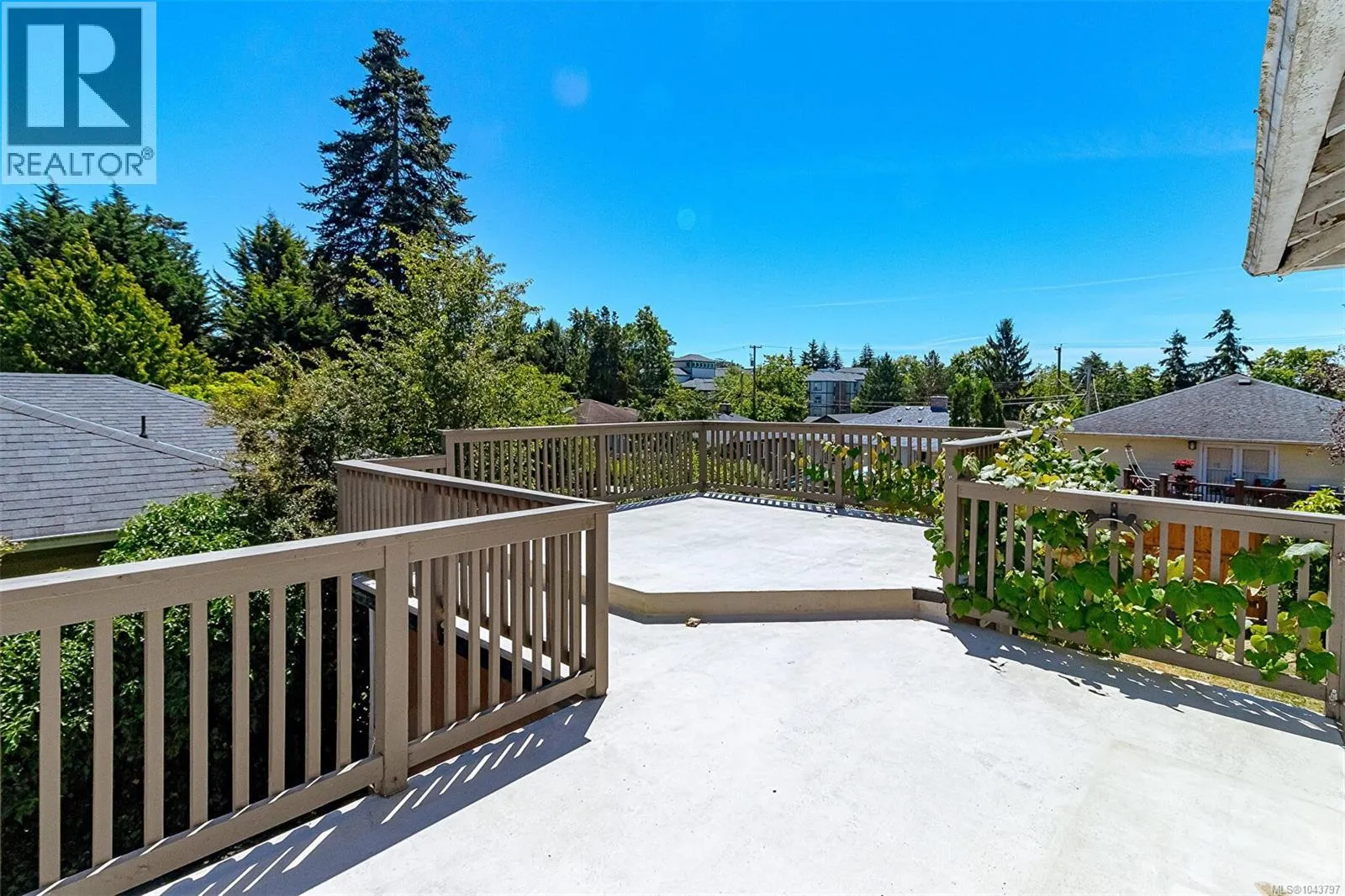 881 Leslie Dr