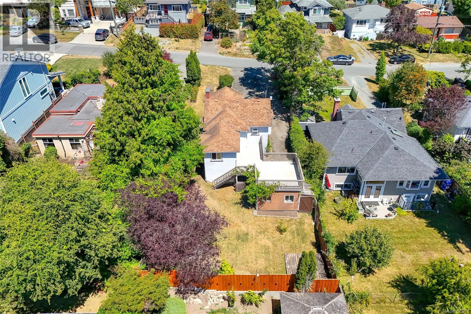 881 Leslie Dr