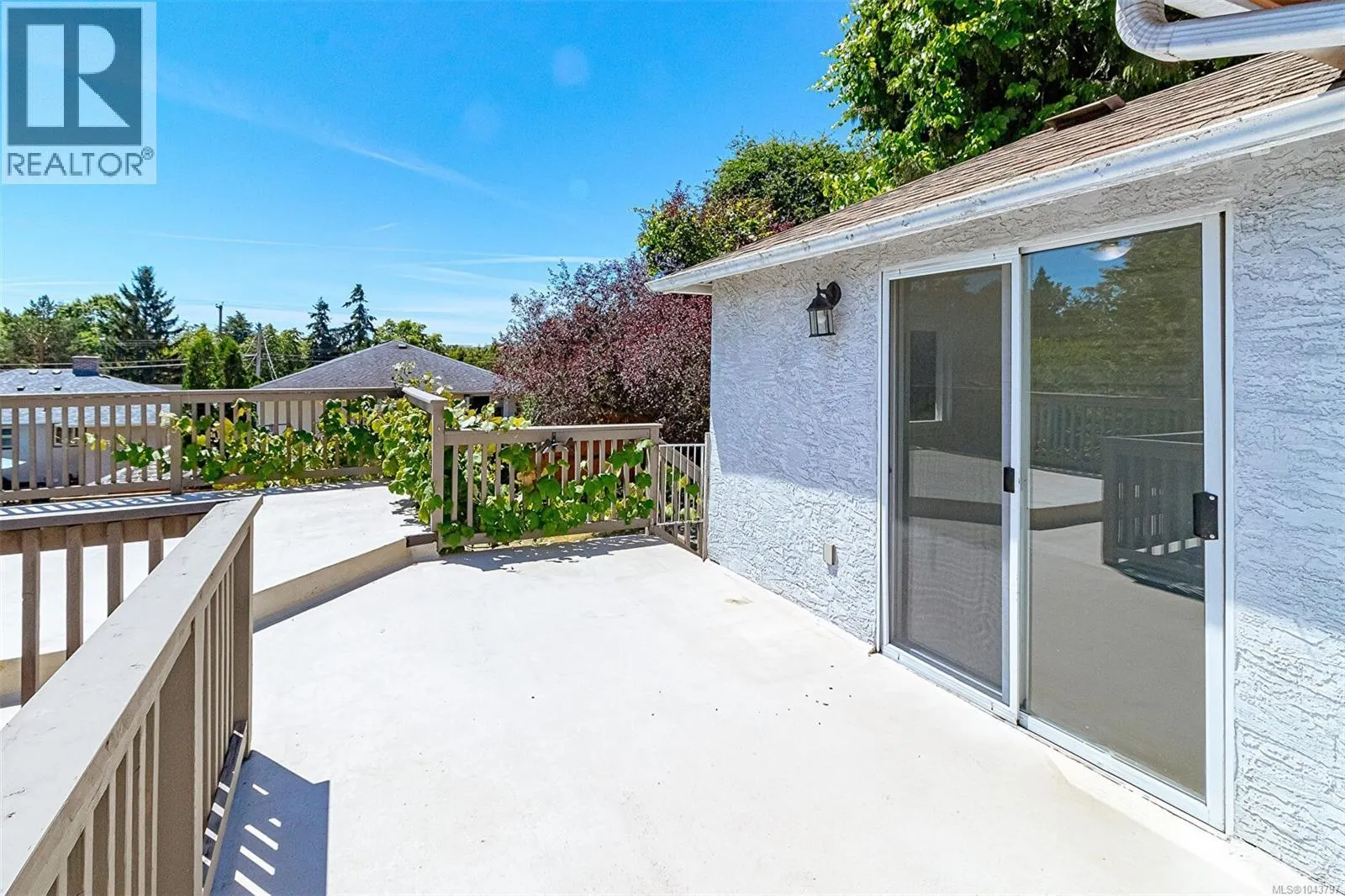 881 Leslie Dr