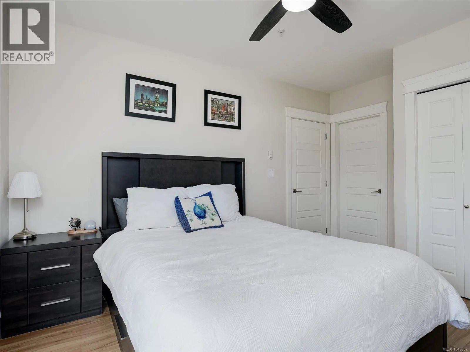 401 7161 West Saanich Rd