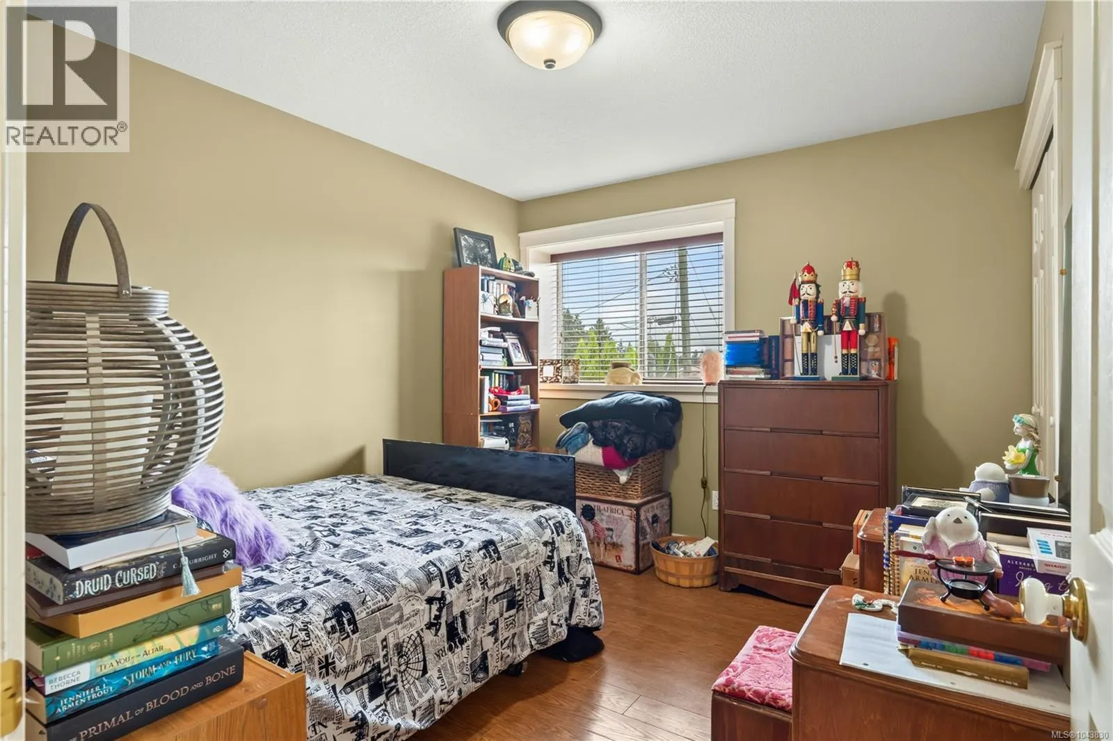 844 Therres Cres