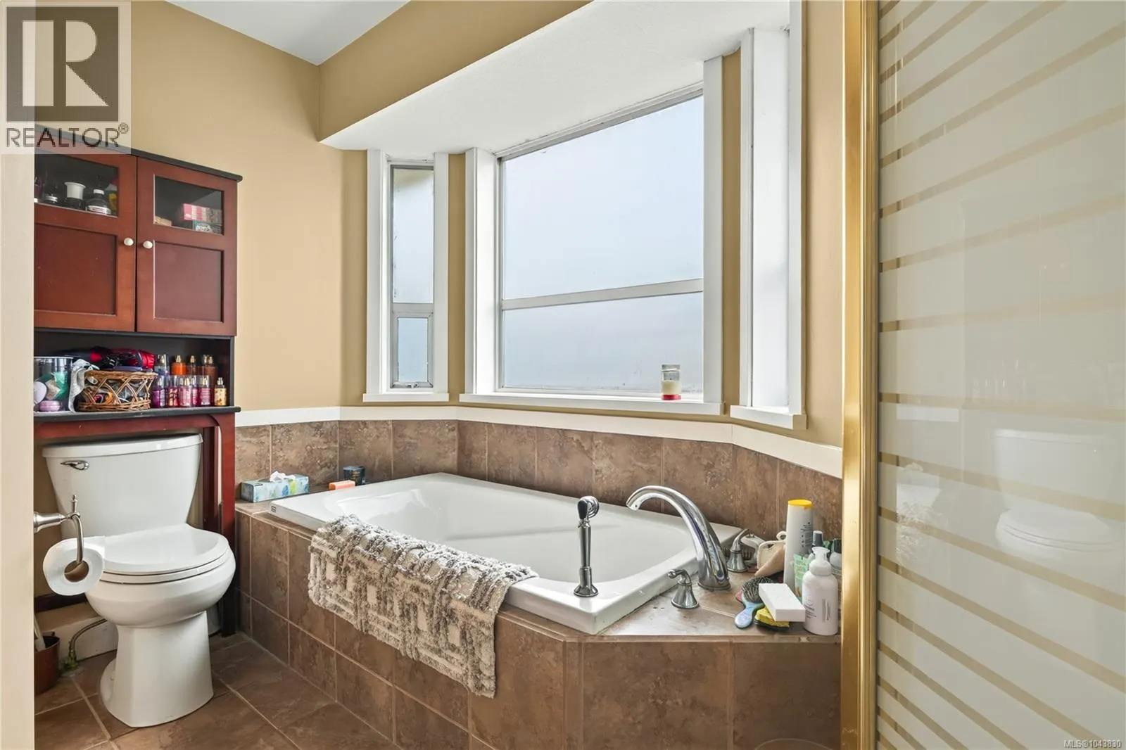 844 Therres Cres