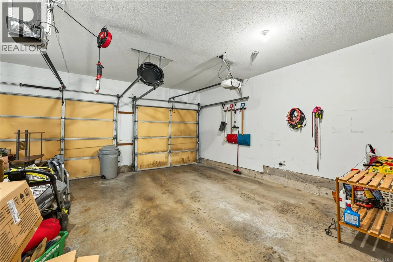 844 Therres Cres