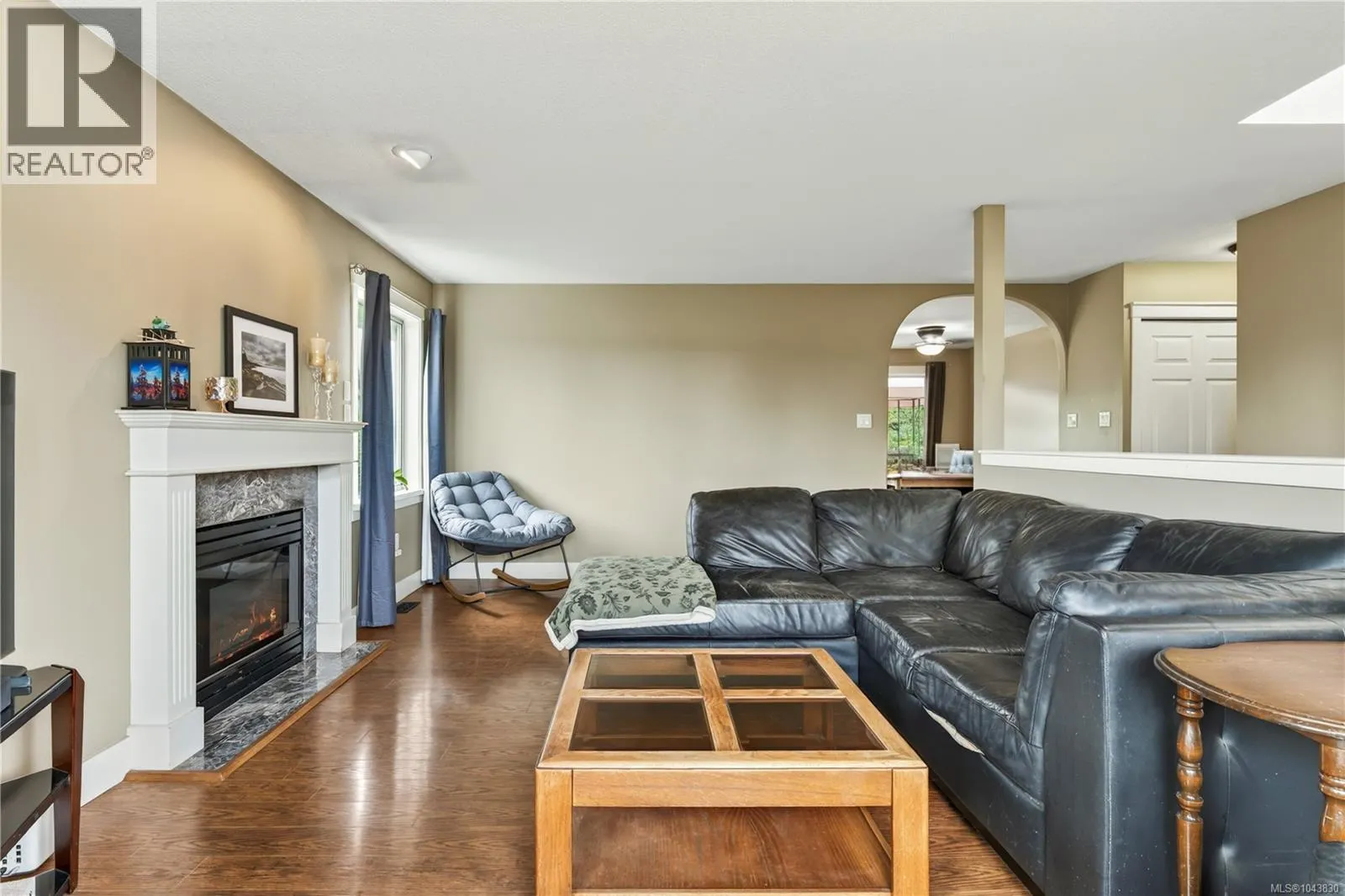 844 Therres Cres