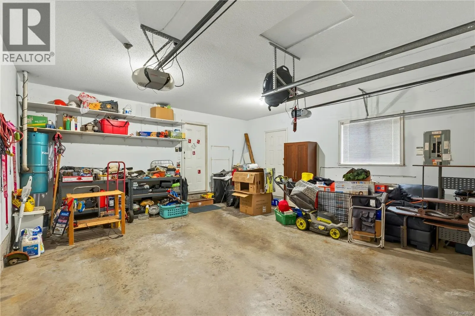 844 Therres Cres