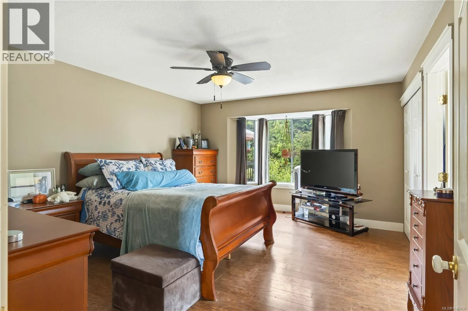 844 Therres Cres