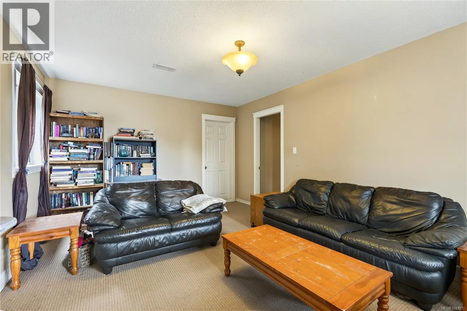 844 Therres Cres