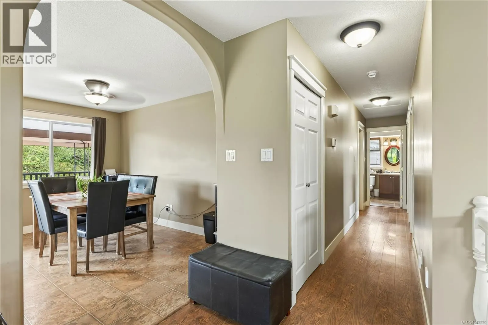 844 Therres Cres