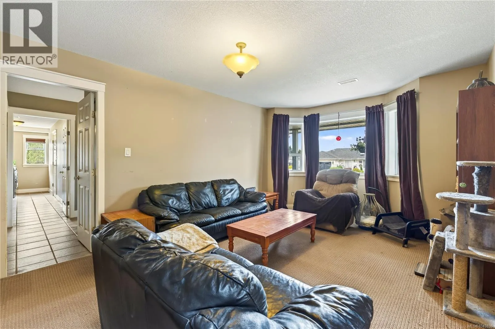 844 Therres Cres