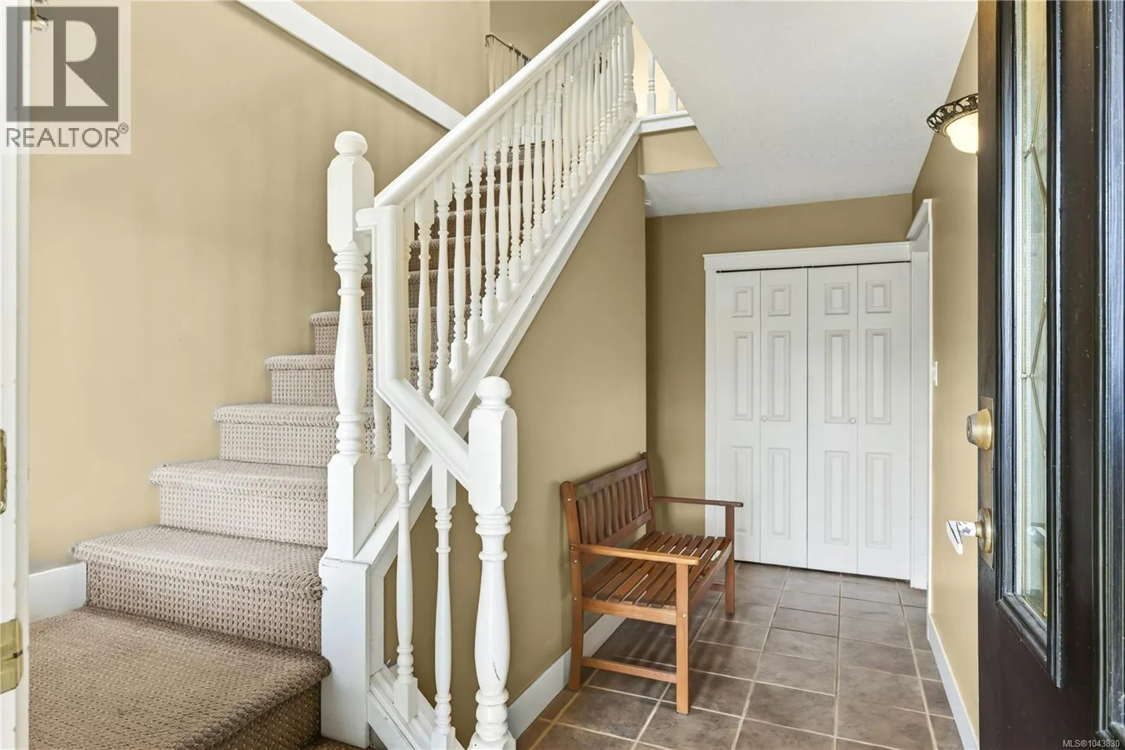 844 Therres Cres