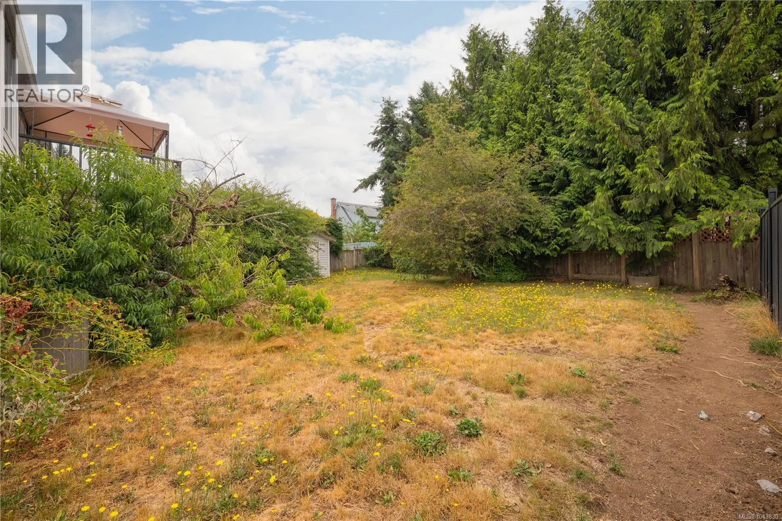 844 Therres Cres