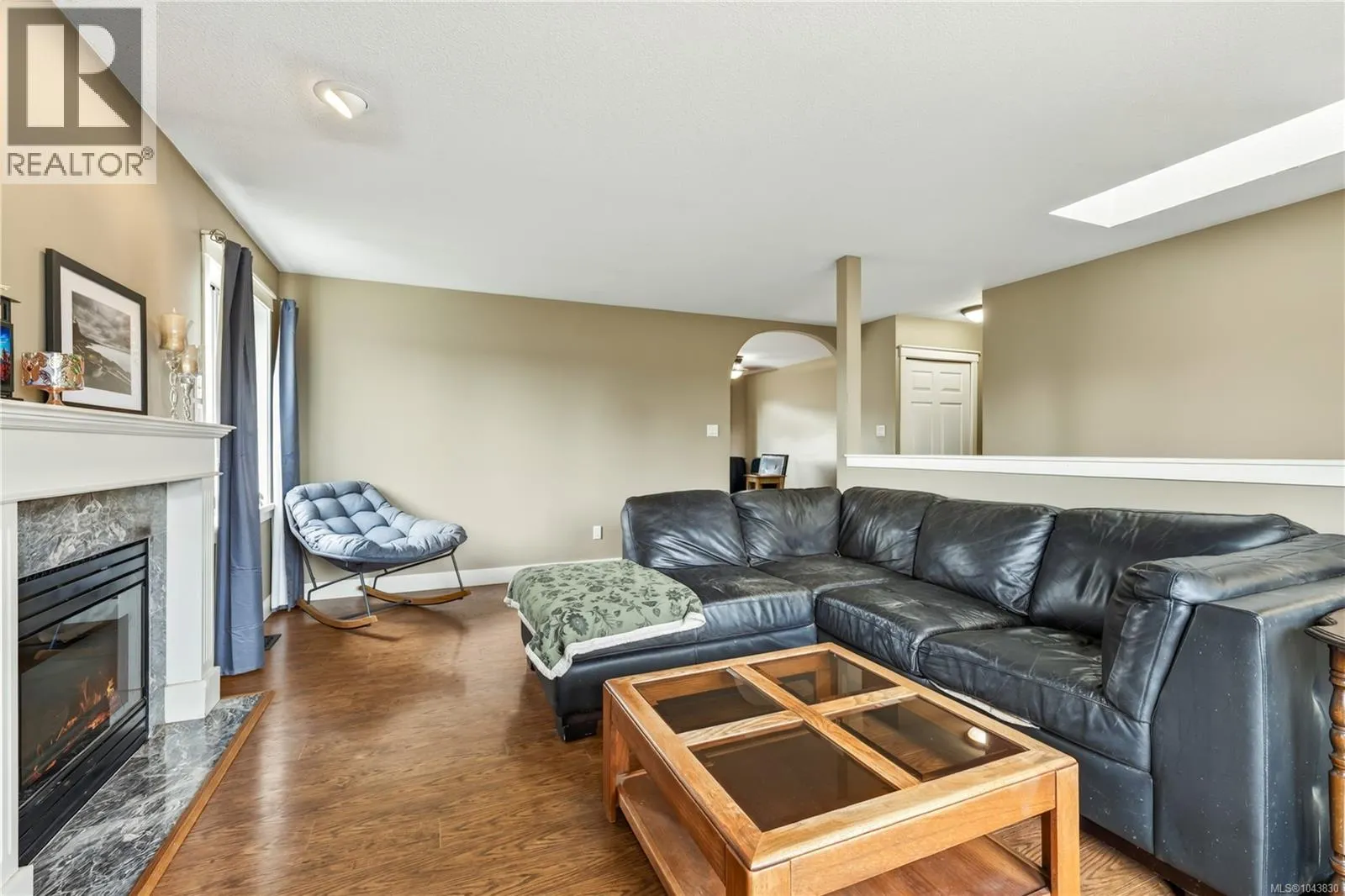 844 Therres Cres
