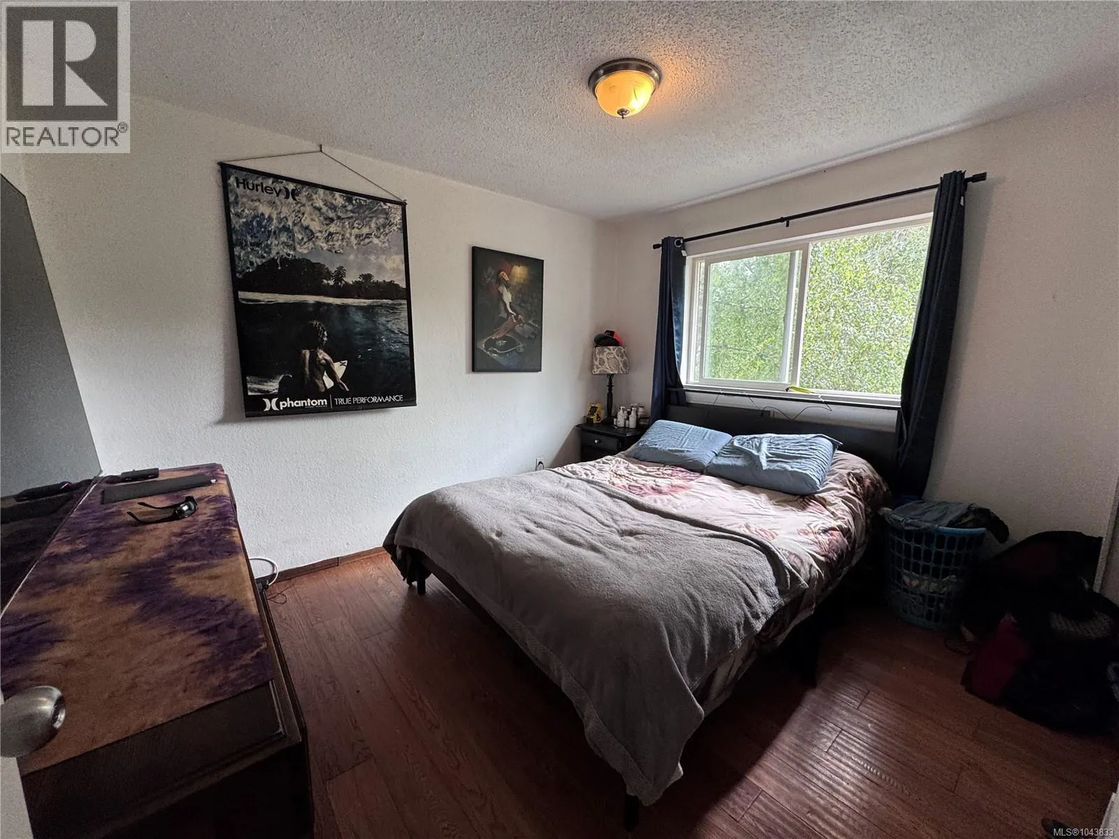1690 Holly Cres