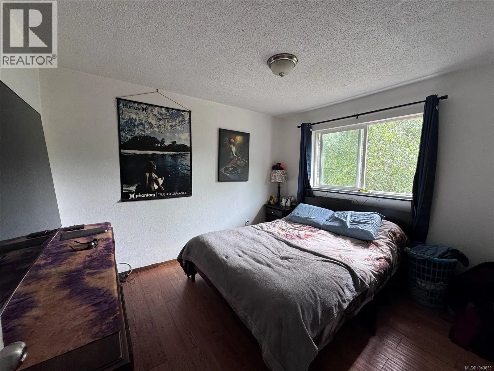 1690 Holly Cres