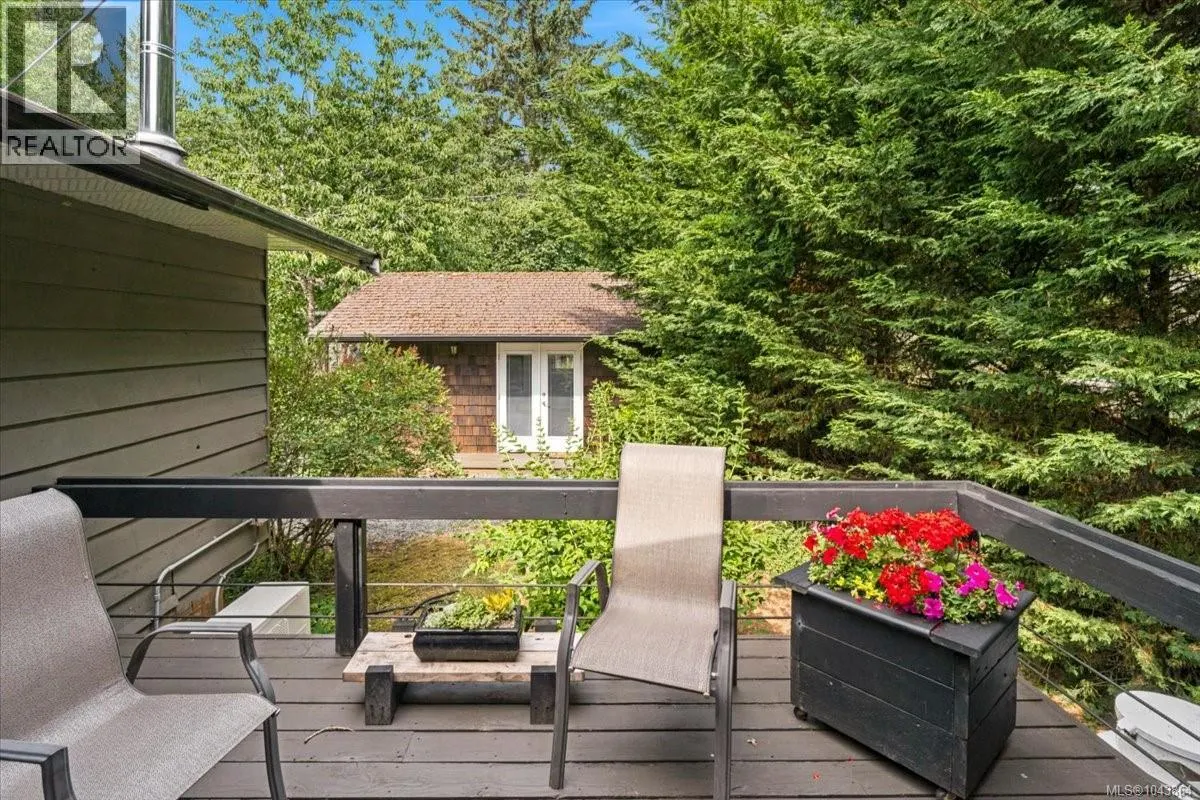 381 Dunsmuir Rd