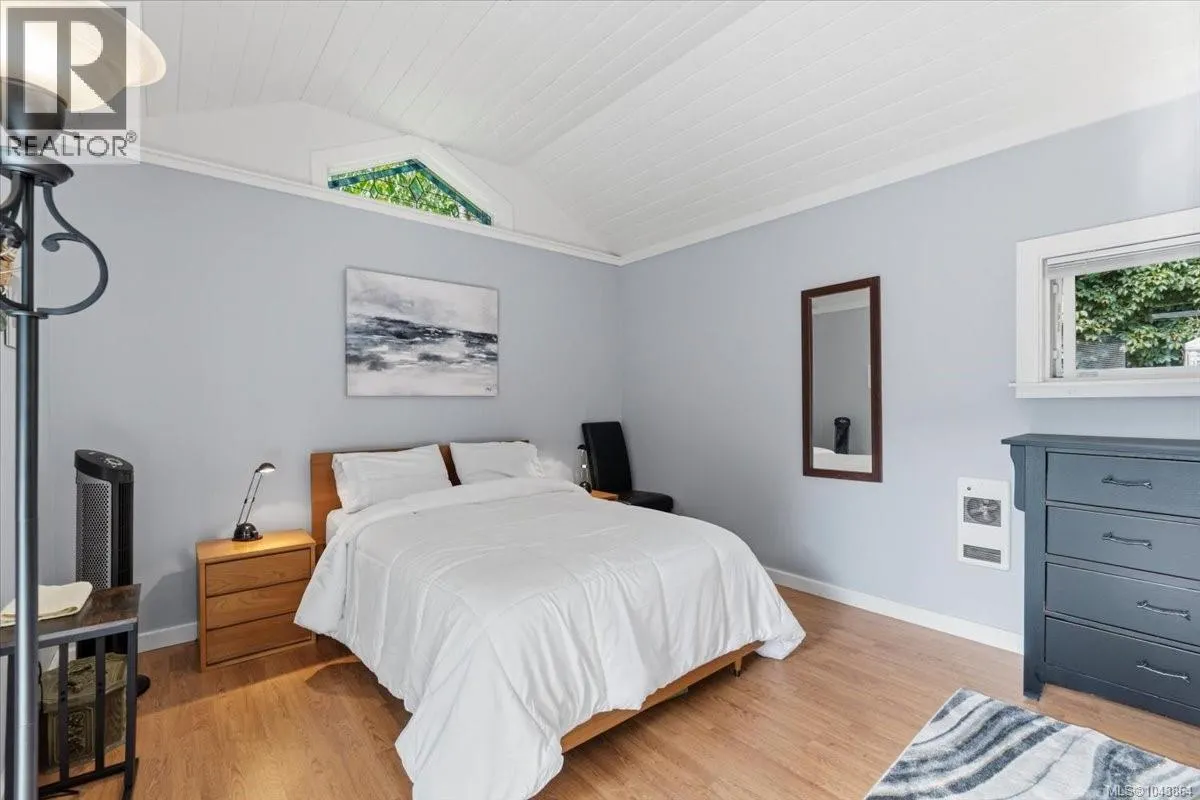 381 Dunsmuir Rd