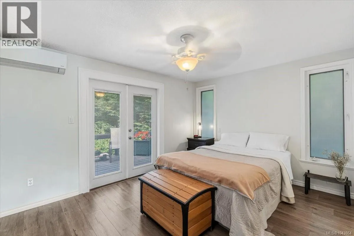 381 Dunsmuir Rd