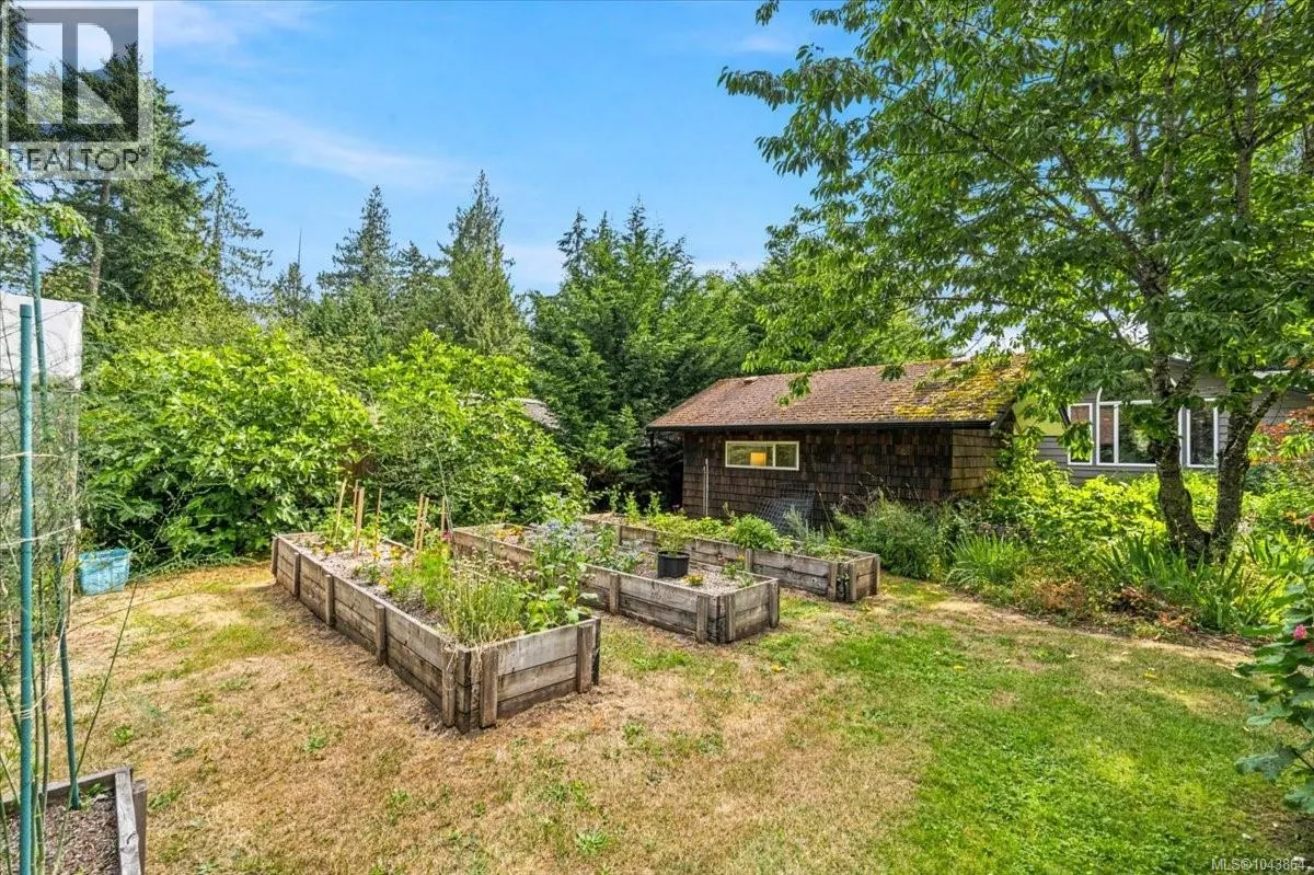 381 Dunsmuir Rd