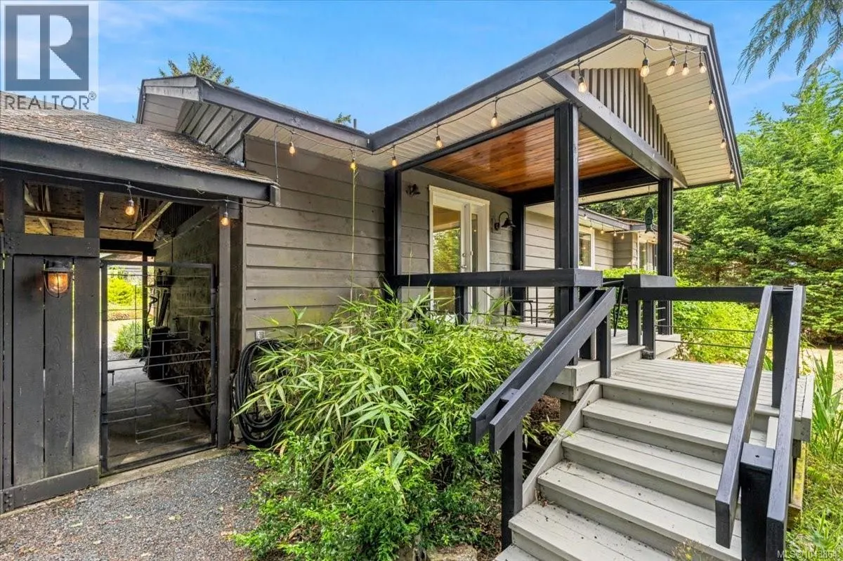 381 Dunsmuir Rd