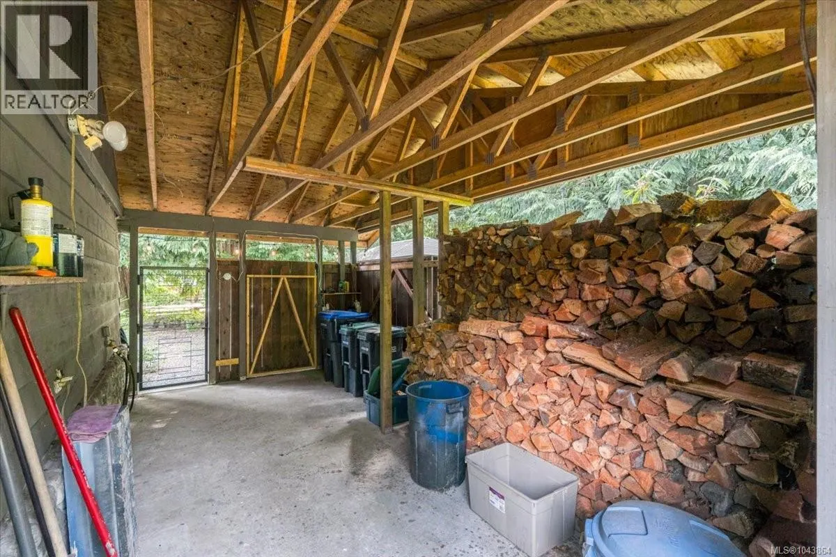 381 Dunsmuir Rd